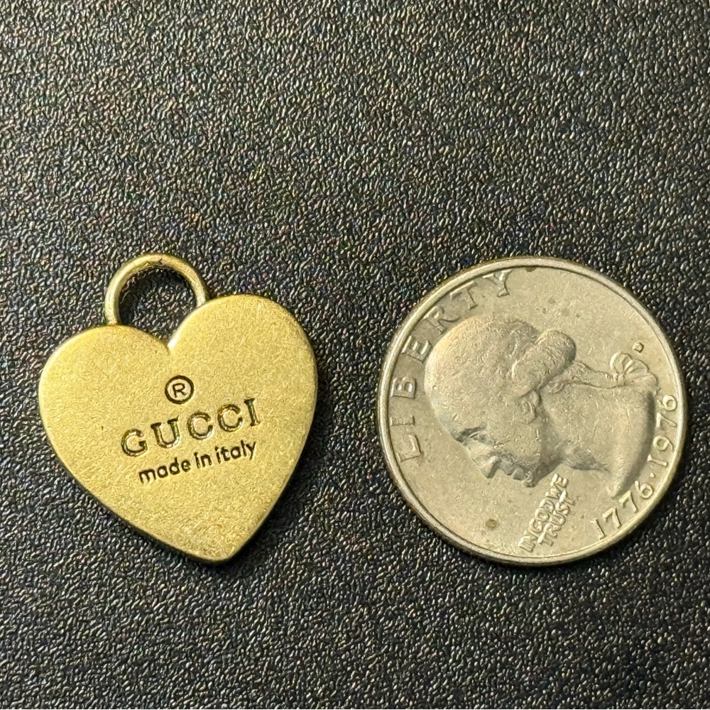 Gucci Gold Heart Pendant - Picture 2 of 3